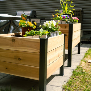 11-inch Cedar and Aluminum Planter Box